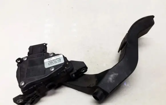 Volkswagen PASSAT B5.5 Accelerator throttle pedal 8D1721523F 6PV008376-03