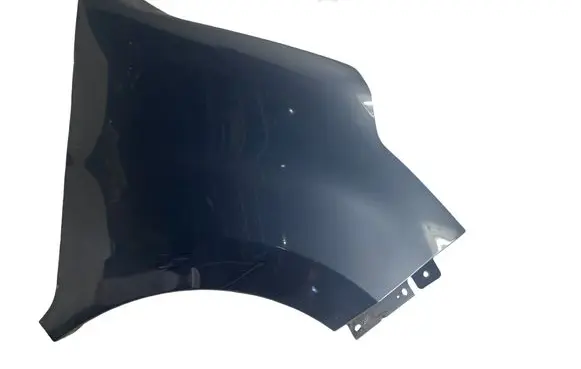 Nissan NV400 Fender