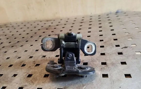 BMW X1 E84 Tailgate/trunk/boot hinge