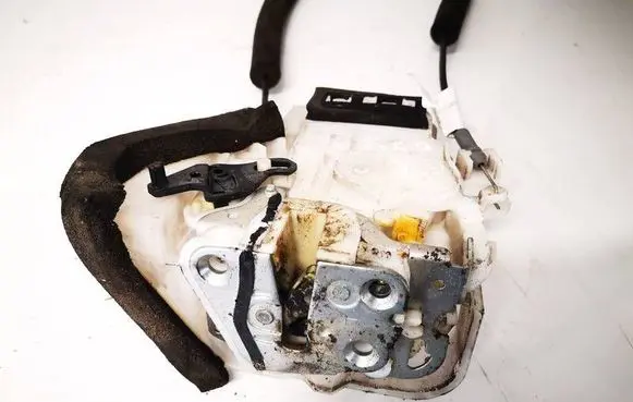 Subaru Outback Rear door lock 