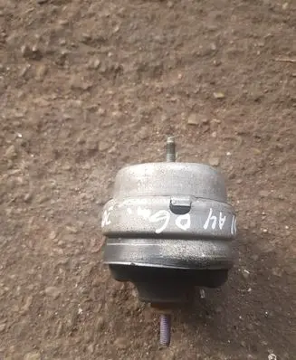 Audi A4 S4 B7 8E 8H Engine mount bracket