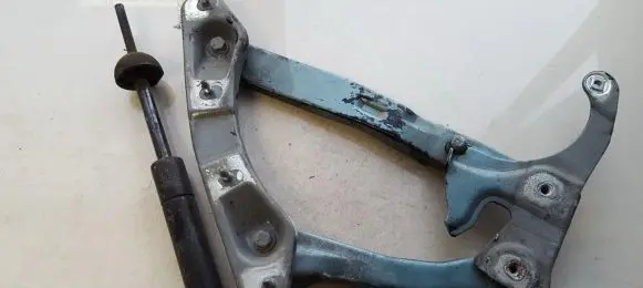 Mercedes-Benz C W202 Engine bonnet/hood hinges 2028800128 2028800029