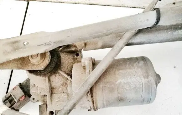 Chrysler Grand Voyager IV Wiper motor