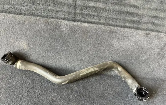 Mercedes-Benz E W213 Engine coolant pipe/hose A2135014782 KEK667065A1P2