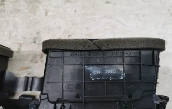 Dash center air vent grill