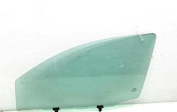 Nissan Qashqai Front door window glass four-door