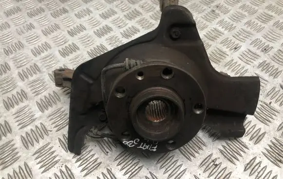 Fiat 500L Front wheel hub