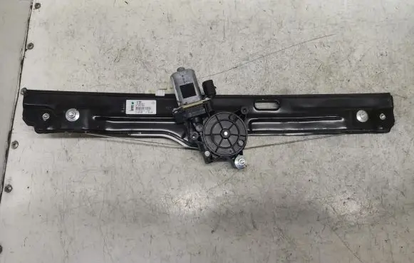Fiat 500L Front door window regulator with motor