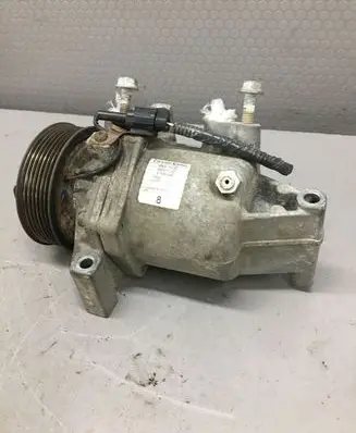 Nissan Juke I F15 Air conditioning (A/C) compressor (pump) 926001HC2D B150800445
