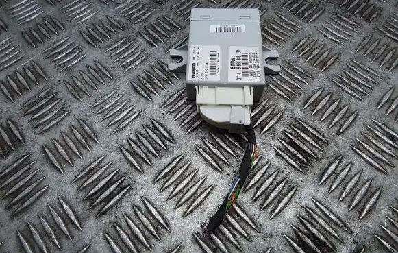 BMW 5 F10 F11 Air suspension control unit module (rear) 6860386 686038601 3714686038601