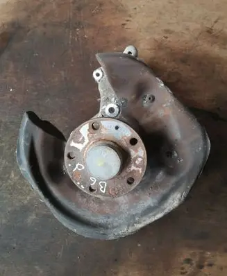 Volkswagen PASSAT B6 Rear wheel hub