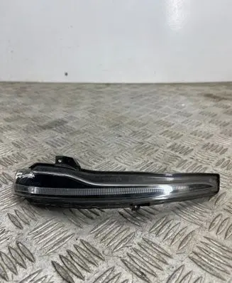 Mercedes-Benz C W205 Mirror indicator light A3170540 A3170640