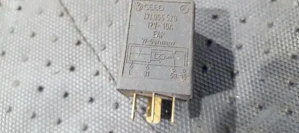 Volkswagen Golf II Other relay 171955529