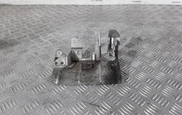 Other engine bay part