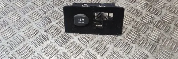 Mercedes-Benz CLS C218 X218 USB socket connector A2188210311