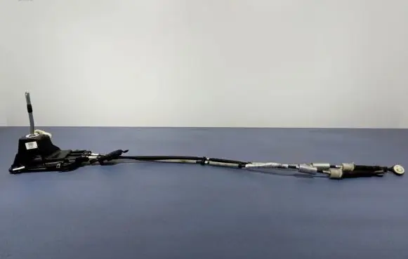 BMW 1 F40 Gear shift rod 8611460