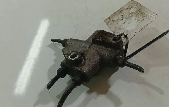 Toyota Avensis T250 Air suspension compressor 
