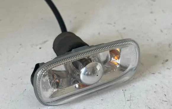Audi A6 S6 C6 4F Front fender indicator light 8E0949127