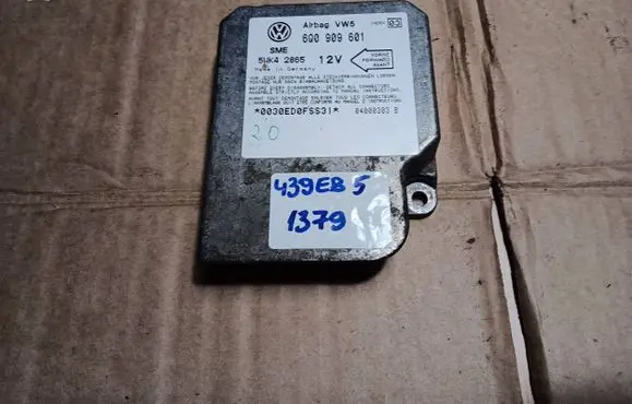 Volkswagen Polo IV 9N3 Airbag control unit/module 6Q0909601 04000303B 5WK42865