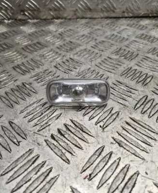 Audi A4 S4 B7 8E 8H Front fender indicator light 8E0949127