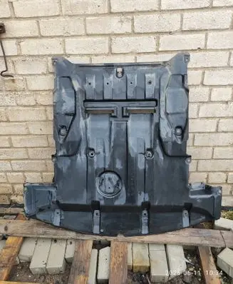 Mercedes-Benz Sprinter W907 W910 Engine splash shield/under tray A9075200000