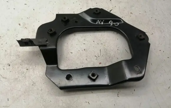 Toyota Avensis T270 Air filter cleaner box bracket assembly 177710R020