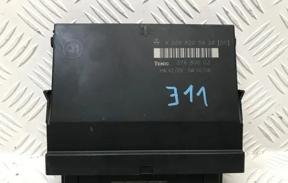 Mercedes-Benz CLK A209 C209 Comfort/convenience module A2098205926