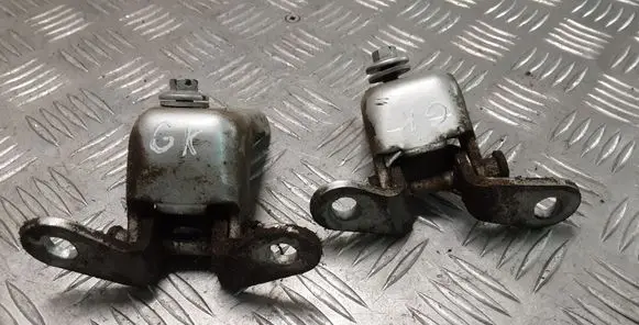 Rear door hinge set