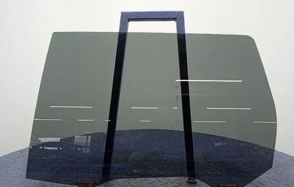 Rear door window glass