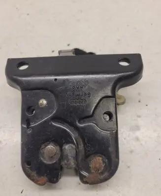 Audi A4 S4 B5 8D Tailgate/trunk/boot lock/catch/latch 8D9827505E