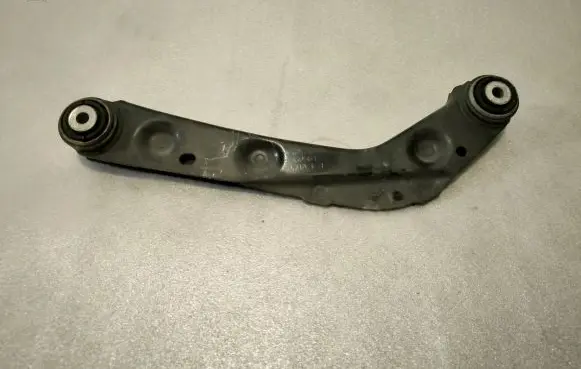 Rear control arm