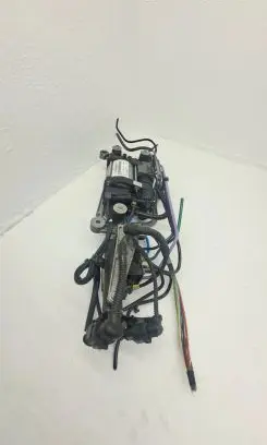 Porsche Macan (95B) Air suspension compressor/pump 95B616006