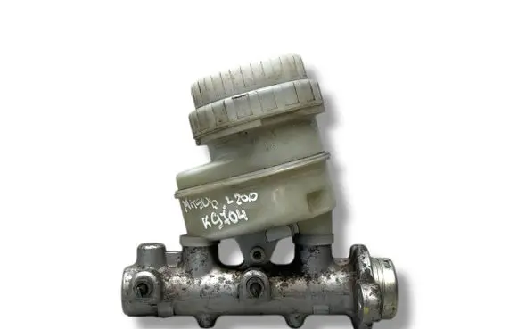 Mitsubishi L200 Master brake cylinder