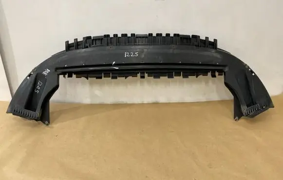 Volvo C30 Front bumper skid plate/under tray 31299060