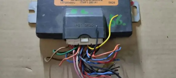 Peugeot 5008 Gearbox control unit/module 24010