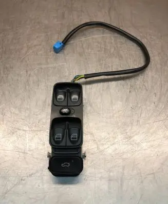 Mercedes-Benz C W203 Electric window control switch A2098203410 501957 050603NQ