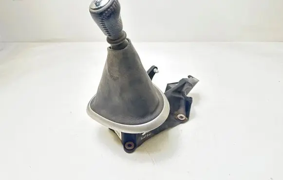 Nissan Qashqai Gear shifter/selector JD500 50571035