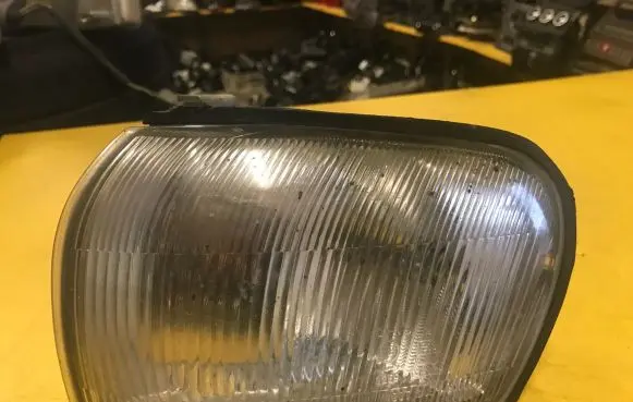 Subaru Impreza I Front indicator light