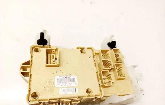 Toyota Corolla Verso AR10 Fuse box set 892210f010