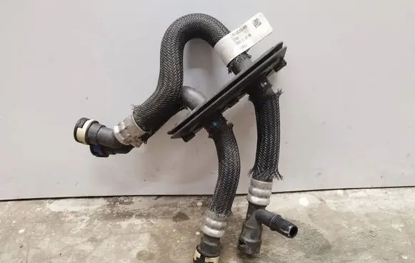 Ford Explorer VI Brake vacuum hose/pipe L1M318C266AMA JU5T14G333BA
