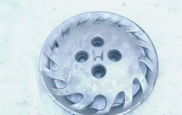 Honda Civic R13 wheel hub/cap/trim 44733sr49300 44733-sr4-9300