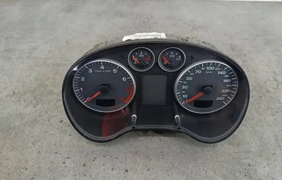 Audi A3 S3 8P Speedometer (instrument cluster)