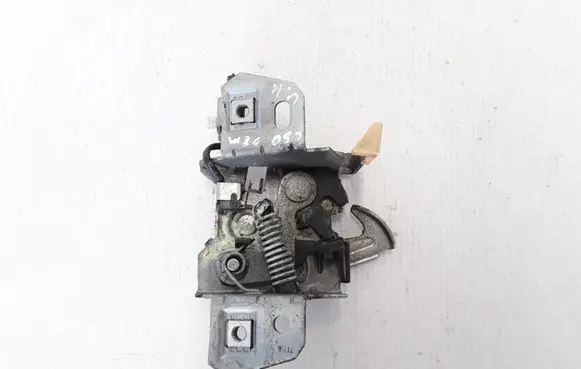 Volvo C30 Engine bonnet (hood) release handle 30716530
