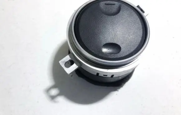 Mitsubishi Outlander Dash center air vent grill mr480875