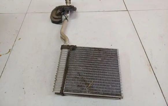 Ford Focus Heater blower radiator