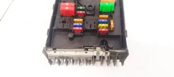 Volkswagen Golf V Fuse box set 1K0937125C