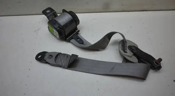 KIA Carnival Rear seatbelt 898104D130