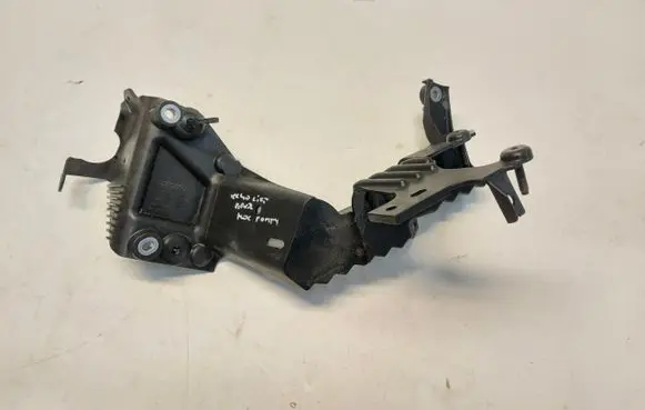 Volvo XC40 Radiator support slam panel bracket 32382032JLK01