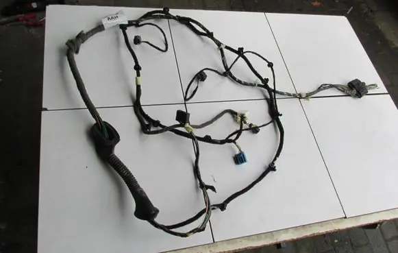 Ford Kuga I EUR ISO radio connector 8V4T17N400AAH
