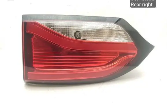 Chrysler Pacifica Tailgate rear/tail lights 68228940AE